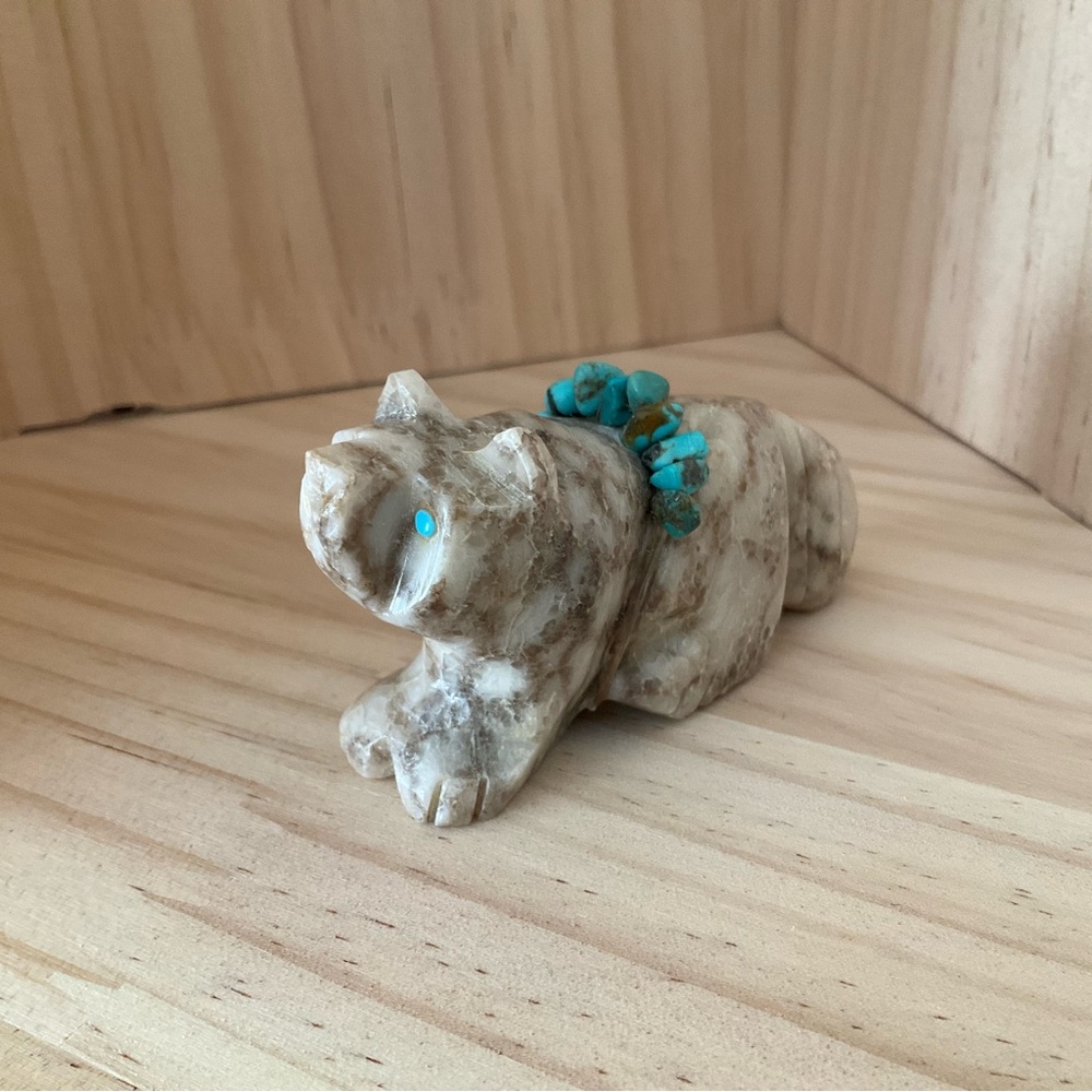 Zuni Picasso Jasper Marble Wolf Hand Carved Bu Zuni Artist Davey Cooeyat… - Picture 2 of 8